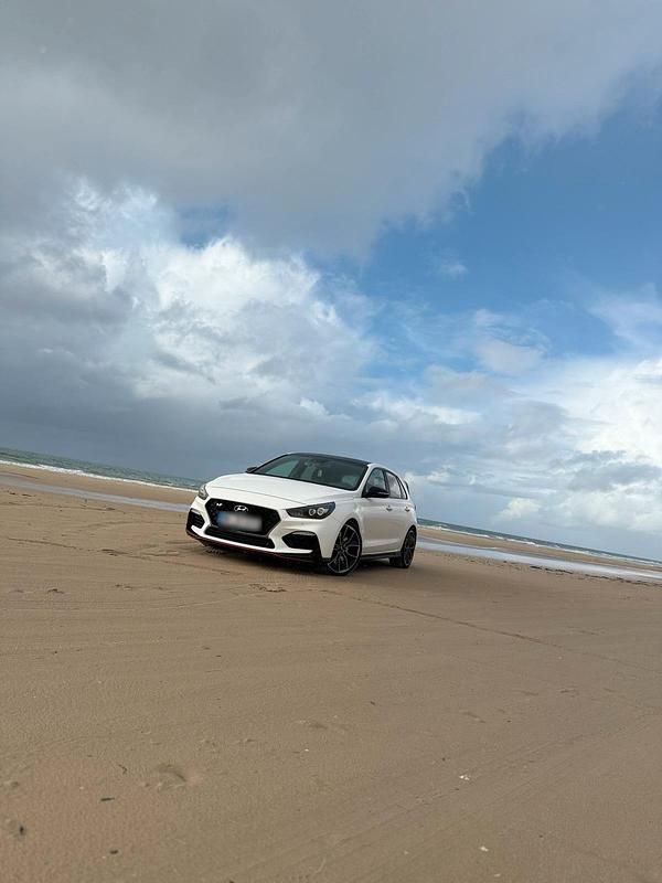 Gebraucht Hyundai i30 275 PS (202 kW) 2018 Weiß Kleinwagen