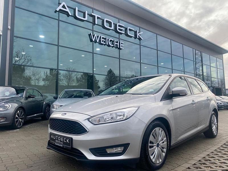 Silber Gebraucht 2015 Ford Focus Business Edition Limousine | 6.950 € (Fairer Preis) - Bild 1/4