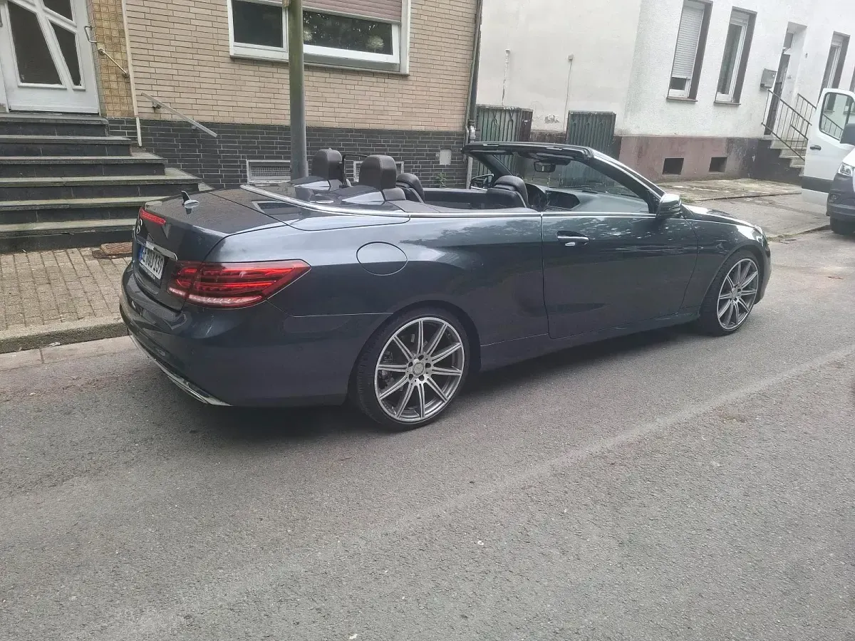Usata Mercedes E250 AMG 204 CV (150 kW) 2014 Grigio Cabrio