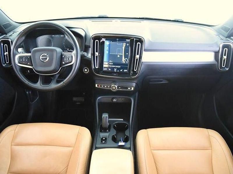 Second-hand Volvo XC40 Momentum 150 CP (110 kW) 2019 Negru SUV