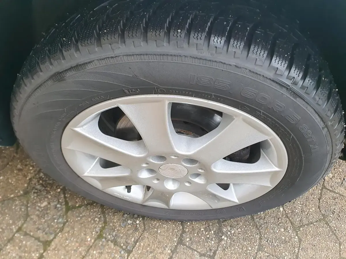 Używany VW Fox 55 KM (40 kW) 2005 Biały Hatchback