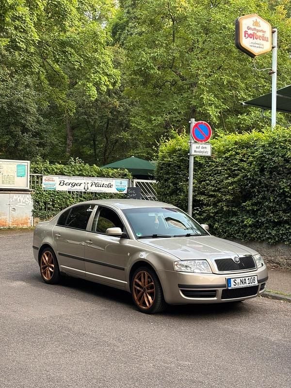 Gold Gebraucht 2005 Skoda Superb Limousine | 2.300 € (Guter Preis) - Bild 1/4