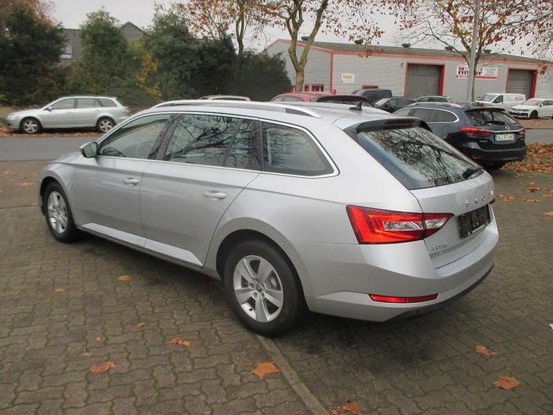 Gebraucht Skoda Superb Ambition 150 PS (110 kW) 2024 Silber Kombi