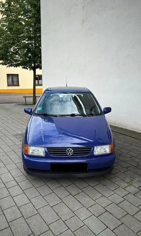 Brugt VW Polo Basis 60 HK (44 kW) 1998 Blå Sedan
