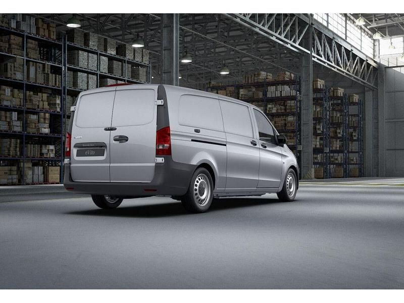 Gebraucht Mercedes e-Vito 85 kW (116 PS) 2023 Silber Van / Kleinbus