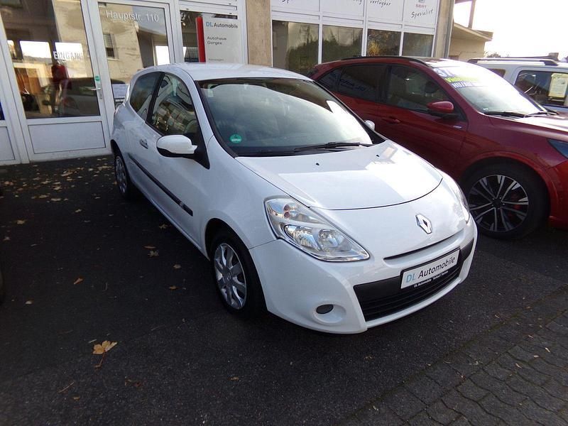 Weiß Gebraucht 2010 Renault Clio III Expression Limousine | 3.895 € (Teuer) - Bild 1/4