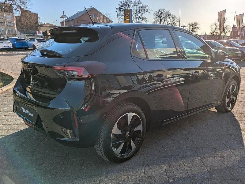 Gebraucht Opel Corsa-e 114 kW (156 PS) 2024 Lackierung schwarz perla nera/typ metalliclackierung Kleinwagen