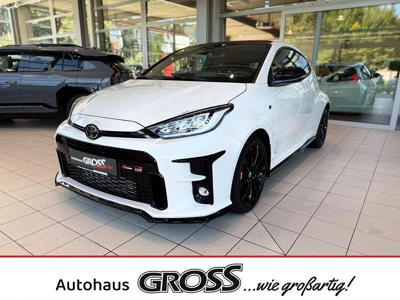 Weiss Gebraucht 2024 Toyota Yaris Edition Coupé | 39.250 € (Fairer Preis) - Bild 1/4