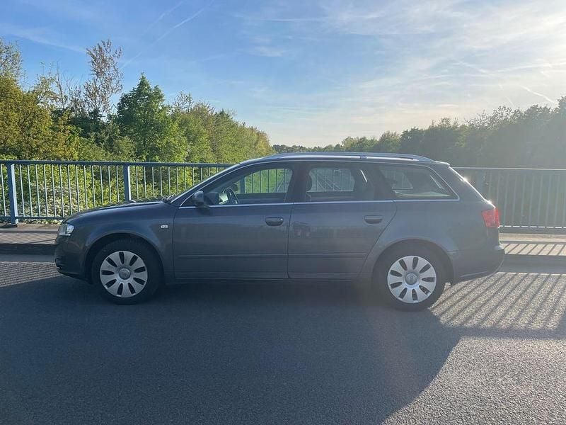 Gebraucht Audi A4 131 PS (96 kW) 2005 Grau Kombi