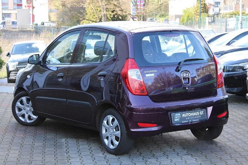 Gebraucht Hyundai i10 69 PS (50 kW) 2012 Lila/violett Kleinwagen