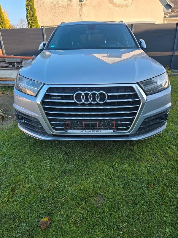 Silber Gebraucht 2015 Audi Q7 S-Line SUV | 21.000 € (Superpreis) - Bild 1/4