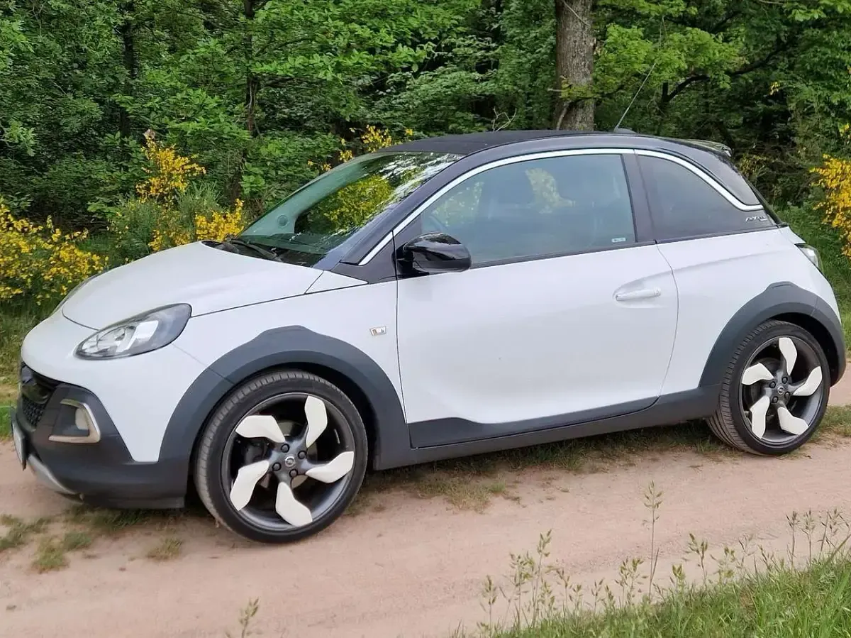 Occasion Opel Adam Rocks 101 ch (74 kW) 2017 Blanc Citadine