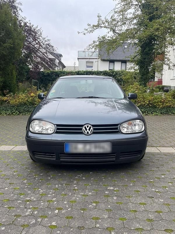 Blau Gebraucht 2002 VW Golf IV Limousine | 500 € (Superpreis) - Bild 1/4