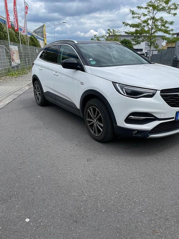 Weiß Gebraucht 2020 Opel Grandland X Ultimate SUV | 19.900 € (Fairer Preis) - Bild 1/4