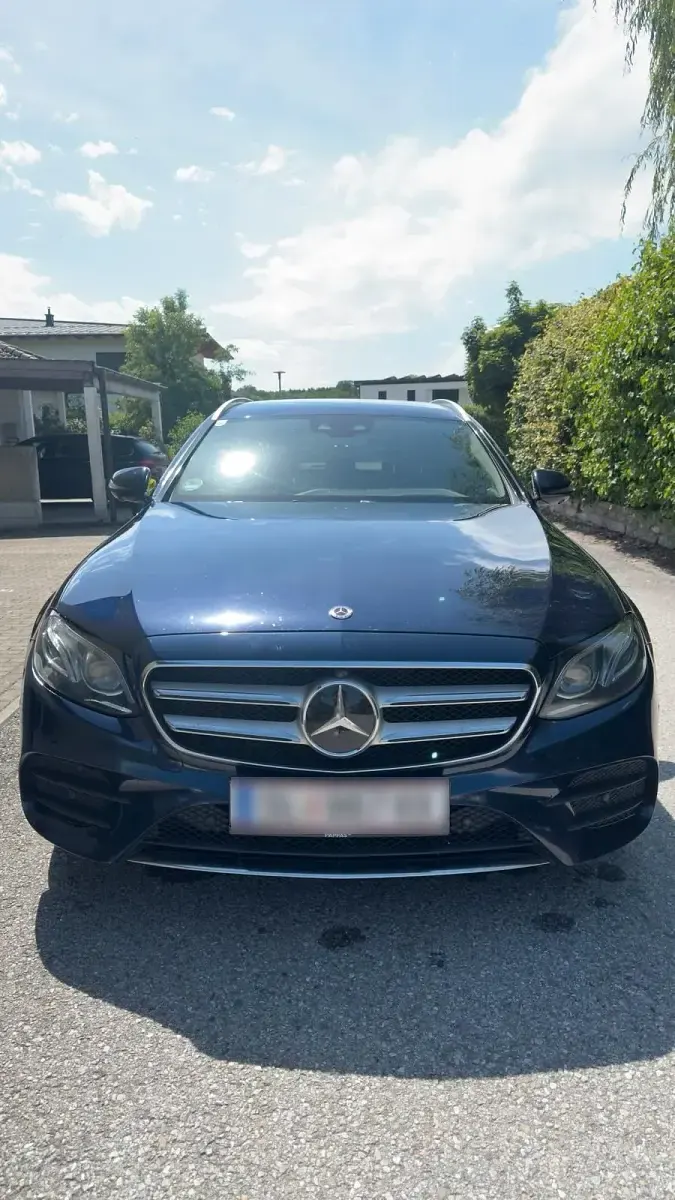 Gebraucht Mercedes E220 AMG line 194 PS (142 kW) 2018 Blau Kombi