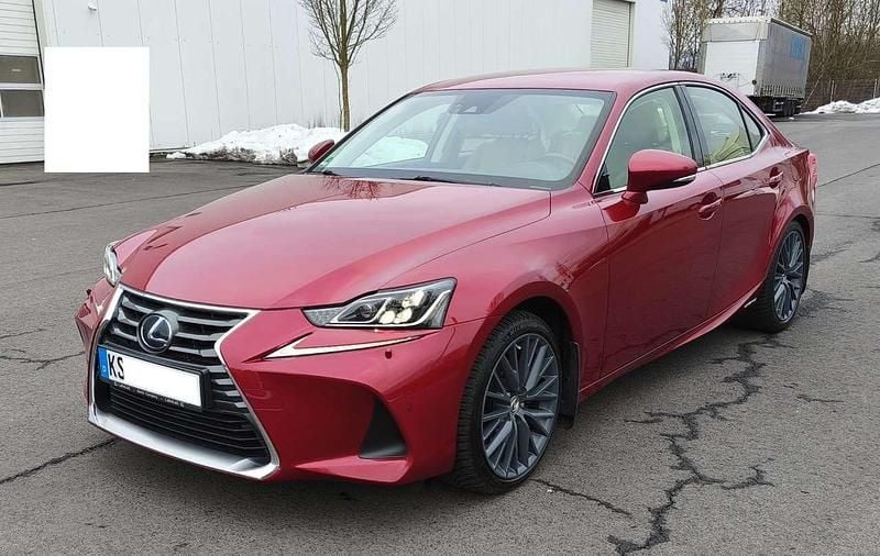 Gebraucht Lexus IS300h Luxury Line 223 PS (164 kW) 2017 Rot Limousine