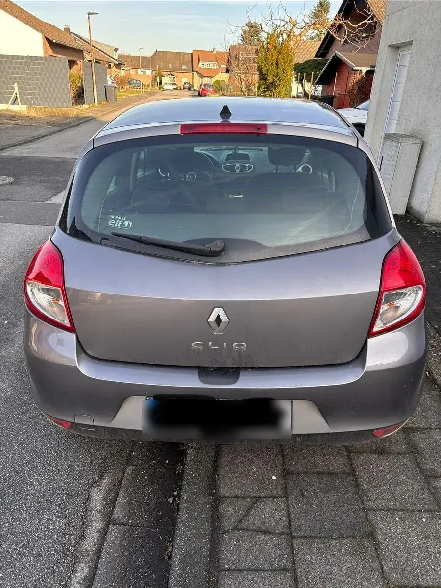 Gebraucht Renault Clio II Expression 75 PS (55 kW) 2011 Grau Kleinwagen