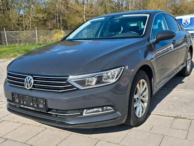 Gebraucht VW Passat Comfortline 150 PS (110 kW) 2015 Grau Limousine