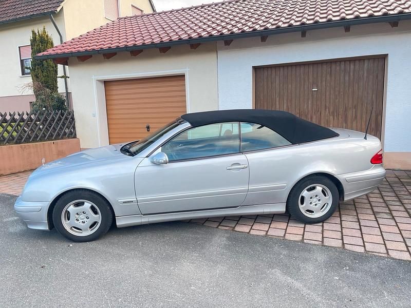 Gebraucht Mercedes CLK200 136 PS (100 kW) 2000 Silber Cabrio