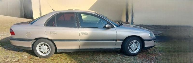 Gebraucht Opel Omega Edition 136 PS (100 kW) 1998 Beige Limousine