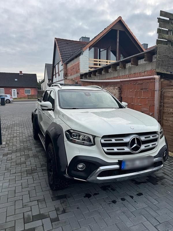 Weiß Gebraucht 2018 Mercedes X250 Edition Abholung | 26.200 € (Fairer Preis) - Bild 1/4