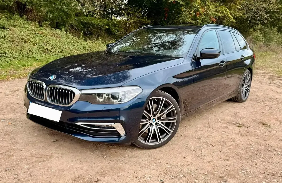 Gebraucht BMW 530 Luxury Line 252 PS (185 kW) 2018 Blau Kombi