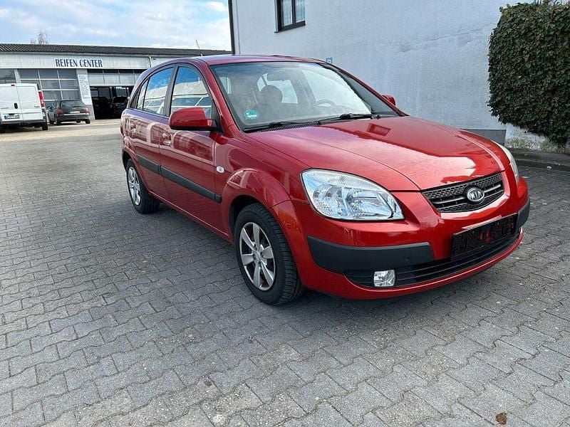 Gebraucht Kia Rio Vision 97 PS (71 kW) 2009 Rot Limousine