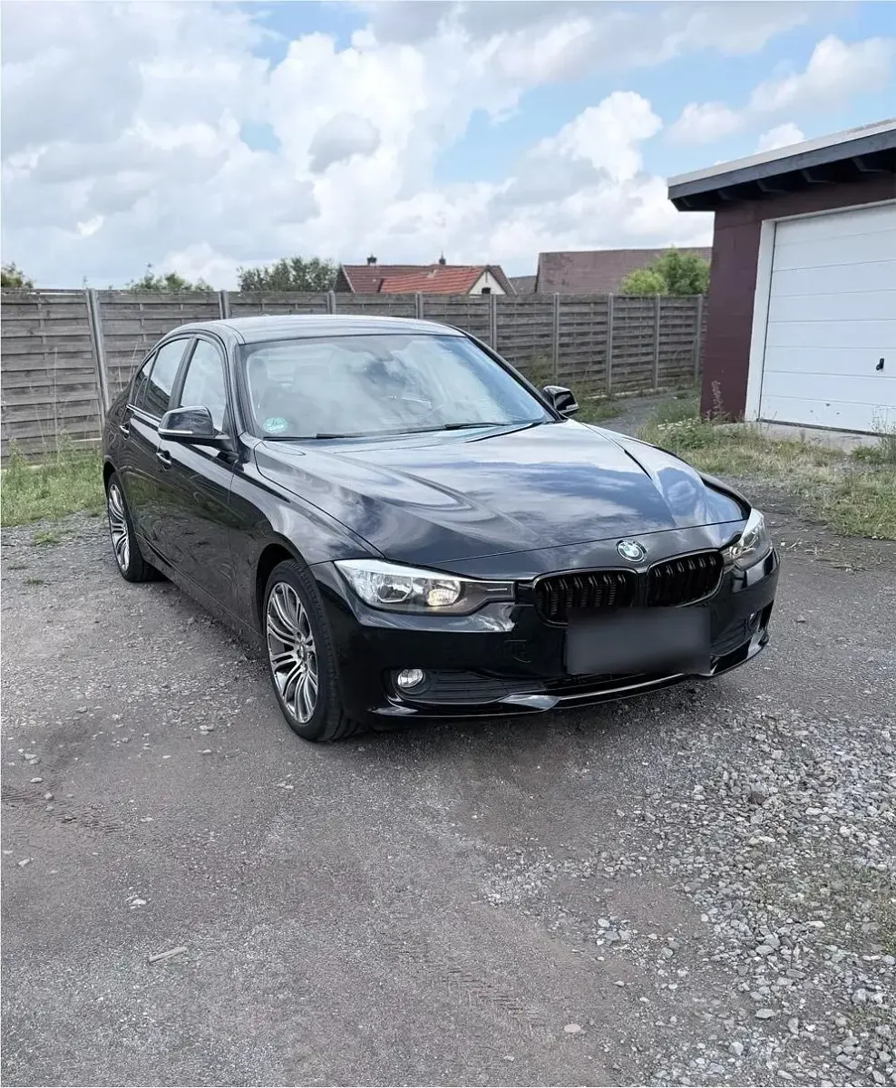 Gebraucht BMW 316 136 PS (100 kW) 2013 Schwarz Limousine