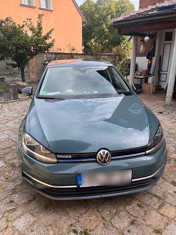 Andere farben Gebraucht 2019 VW Golf VII Kleinwagen | 15.222 € (Guter Preis) - Bild 1/4