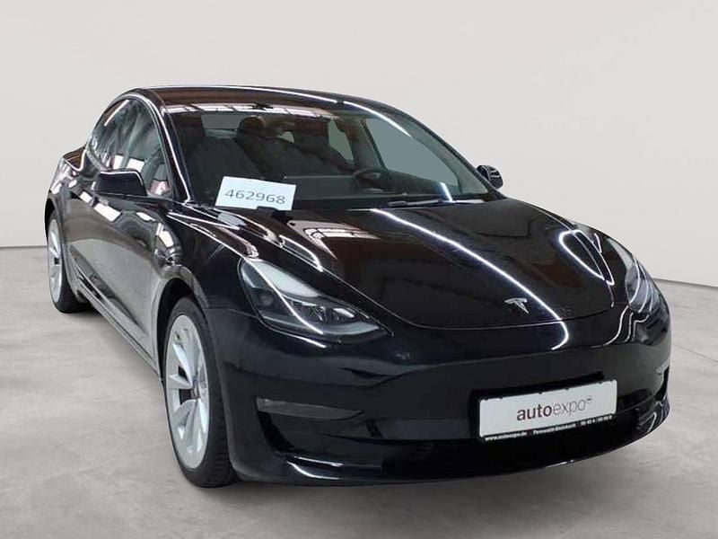 Solid black Gebraucht 2021 Tesla Model 3 Limousine | 23.990 € (Guter Preis) - Bild 1/4