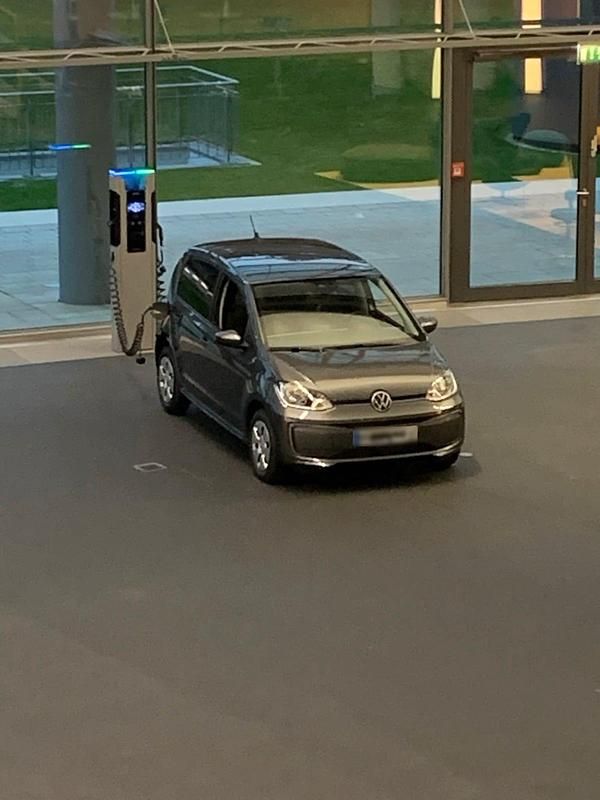Brugt VW e-up! 61 kW (83 HK) 2022 Grå Hatchback