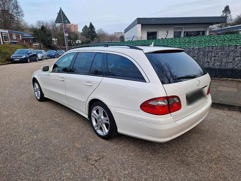 Gebraucht Mercedes E220 170 PS (125 kW) 2007 Weiß Kombi
