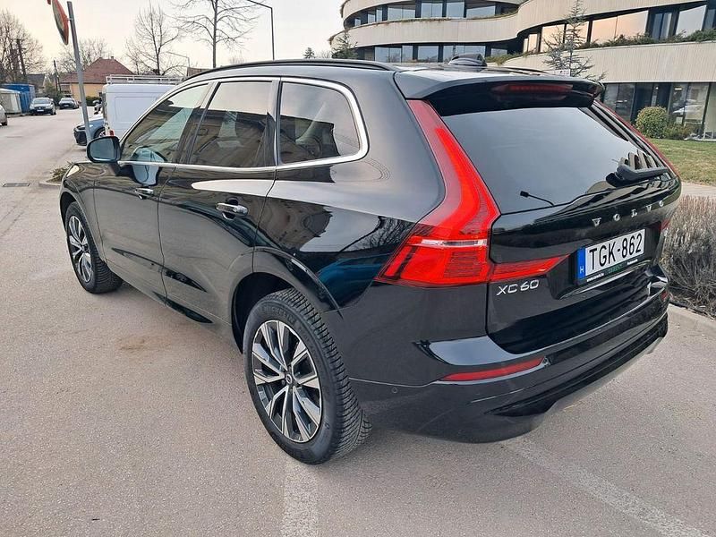 Gebraucht Volvo XC60 Core 197 PS (144 kW) 2022 Schwarz SUV
