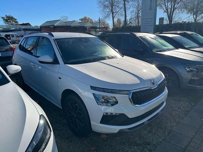 Weiß (moonweißperleffekt) Neu 2025 Skoda Kamiq Tour SUV | 29.590 € (Etwas zu teuer) - Bild 1/4