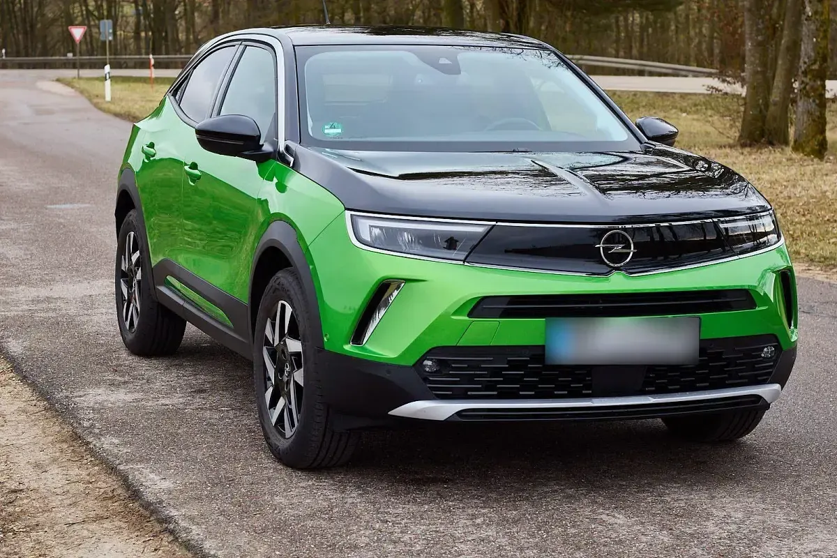 Gebraucht Opel Mokka-e Elegance 100 kW (136 PS) 2023 Grün SUV