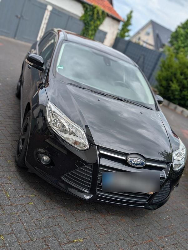 Gebraucht Ford Focus SYNC Edition 101 PS (74 kW) 2014 Schwarz Kombi