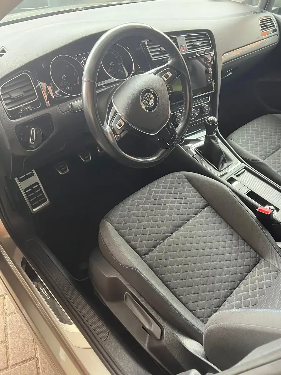 Gebraucht VW Golf VII Join 116 PS (85 kW) 2018 Grau Limousine