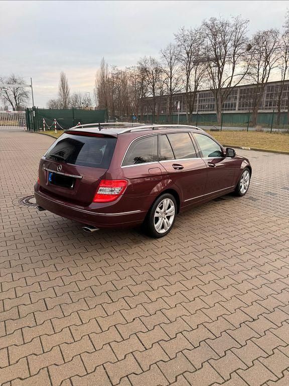 Gebraucht Mercedes C320 Avantgarde 224 PS (164 kW) 2007 Rot Limousine