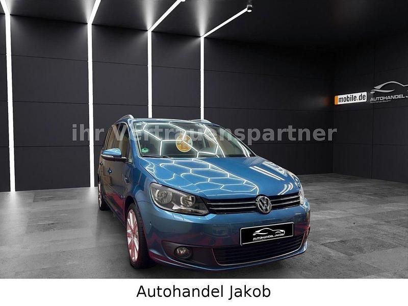 Blau Gebraucht 2015 VW Touran Cup Van / Kleinbus | 15.600 € (Fairer Preis) - Bild 1/3