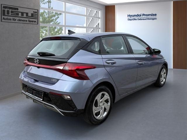 Gebraucht Hyundai i20 Essential 101 PS (74 kW) 2024 Grau Kleinwagen