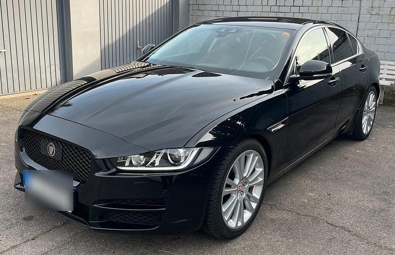 Gebraucht Jaguar XE Prestige 180 PS (132 kW) 2016 Schwarz Limousine