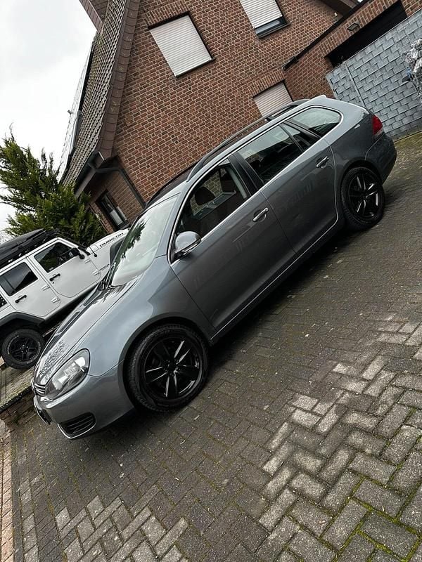 Gebraucht VW Golf VI 105 PS (77 kW) 2010 Grau Kleinwagen