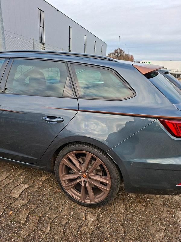 Gebraucht Cupra Leon 360 PS (264 kW) 2020 Andere farben Kombi