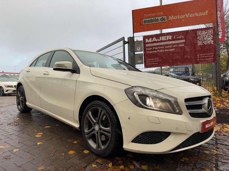 Weiß Gebraucht 2014 Mercedes A200 Limousine | 10.490 € (Fairer Preis) - Bild 1/3