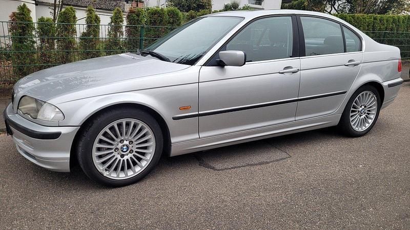 Silber Gebraucht 2001 BMW 330 Limousine | 6.990 € (Superpreis) - Bild 1/4