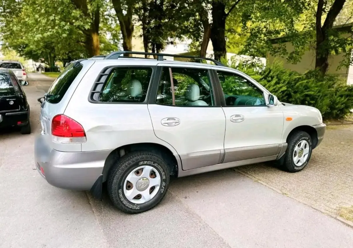 Gebraucht Hyundai Santa Fe 147 PS (108 kW) 2005 Silber SUV