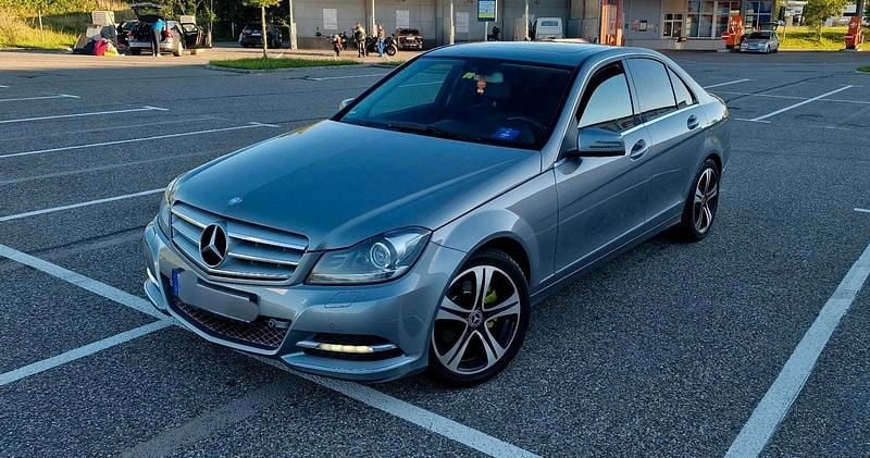 Grau Gebraucht 2013 Mercedes C220 Avantgarde Limousine | 10.350 € (Fairer Preis) - Bild 1/4