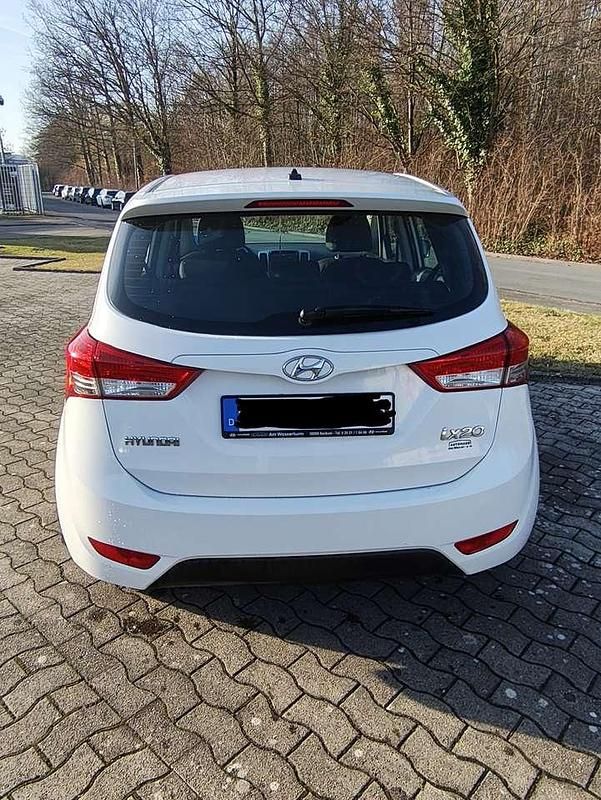 Gebraucht Hyundai ix20 Edition 90 PS (66 kW) 2013 Weiß Kleinwagen