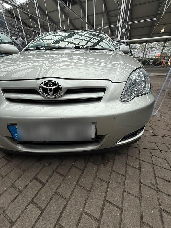 Silber Gebraucht 2005 Toyota Corolla Limousine | 3.500 € (Fairer Preis) - Bild 1/4