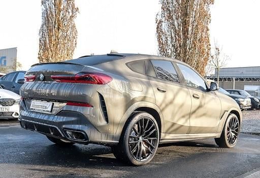 Gebraucht BMW X6 M50 Shadowline 530 PS (389 kW) 2022 Grün SUV